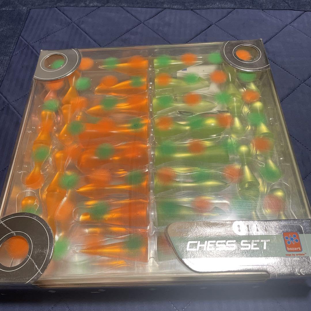 Amazon.co.jp: カリム ラシッド Karim Rashid チェスセット : おもちゃ