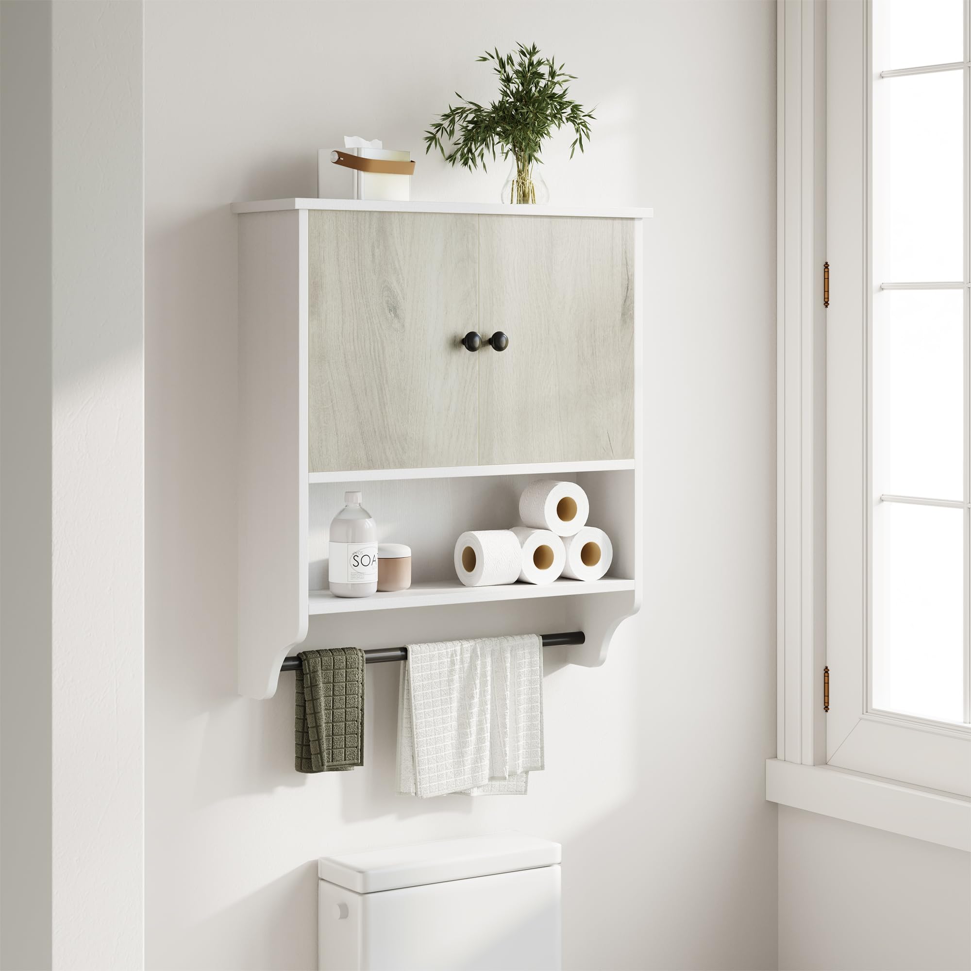 Mueble de baño de pared blanco con almacenamiento y barra transversal