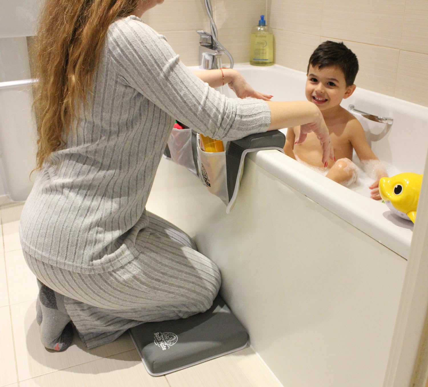Bath Mate - Łatwa kąpiel: Doskonały komfortowy zestaw podkładek na kolana i łokcie - pianka z pamięcią kształtu 1,7 cala i gąbka do szczęśliwych chwil kąpieli z dziećmi i zwierzętami domowymi