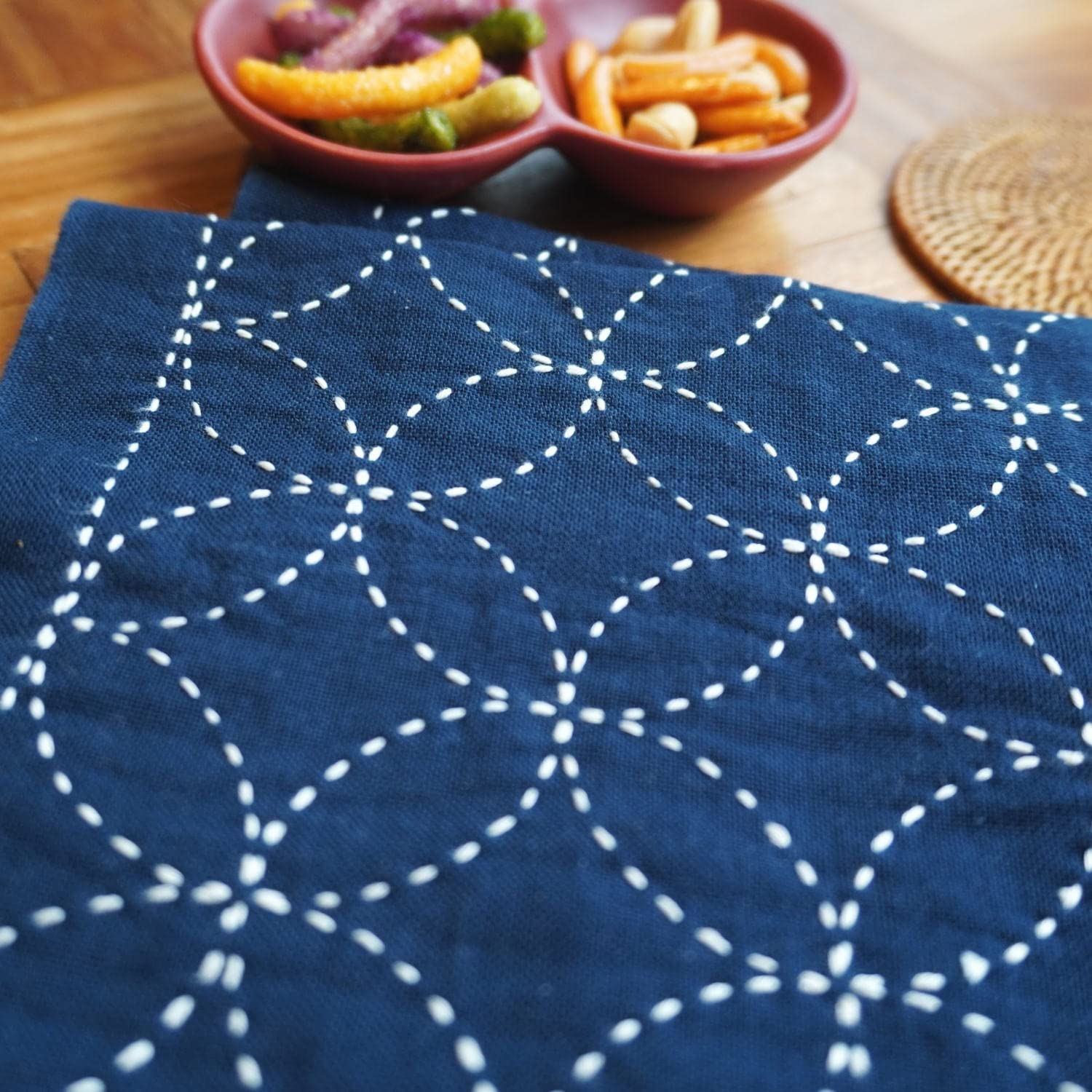 DARUMA - Set di fili per Sashiko in 100% cotone (30 m), confezionato su un cartoncino, 5 colori, con manuale in inglese, set per cucito e ricamo (spesso, Komorebi)