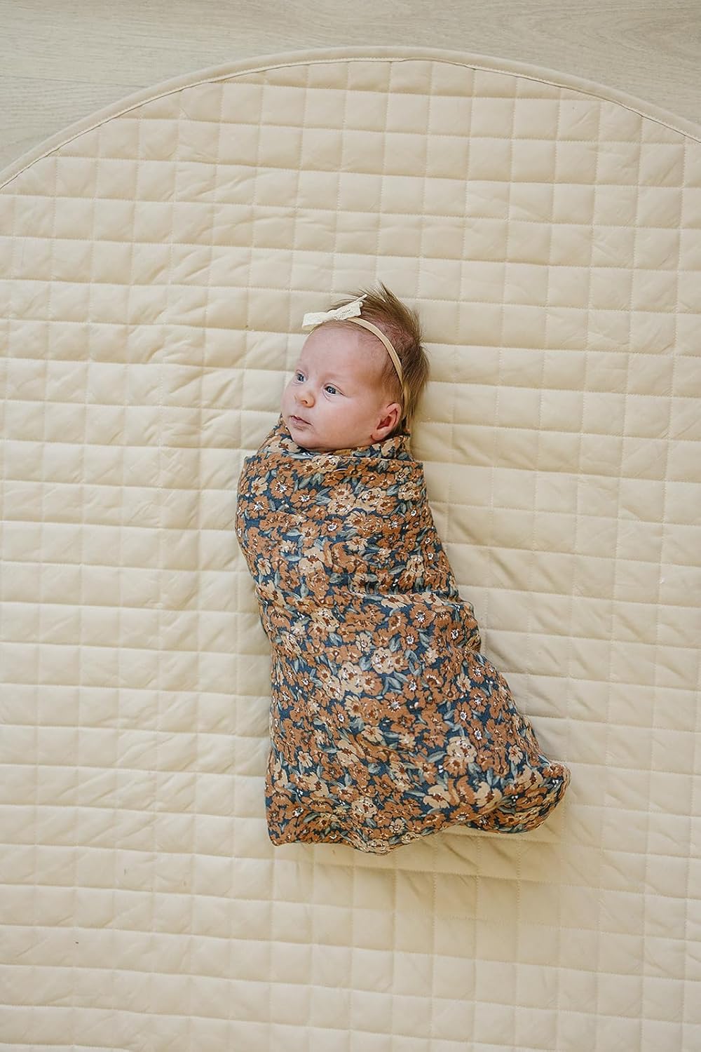 Mebie Baby Venetian Floral Muslin Swaddle, Modern and Neutral Swaddle Blanket for Baby Girl or Boy, Soft Baby Blankets, Newborn Swaddle Blanket, 0-3 Month, Comfy Wrap, Baby Essentials & Gifts