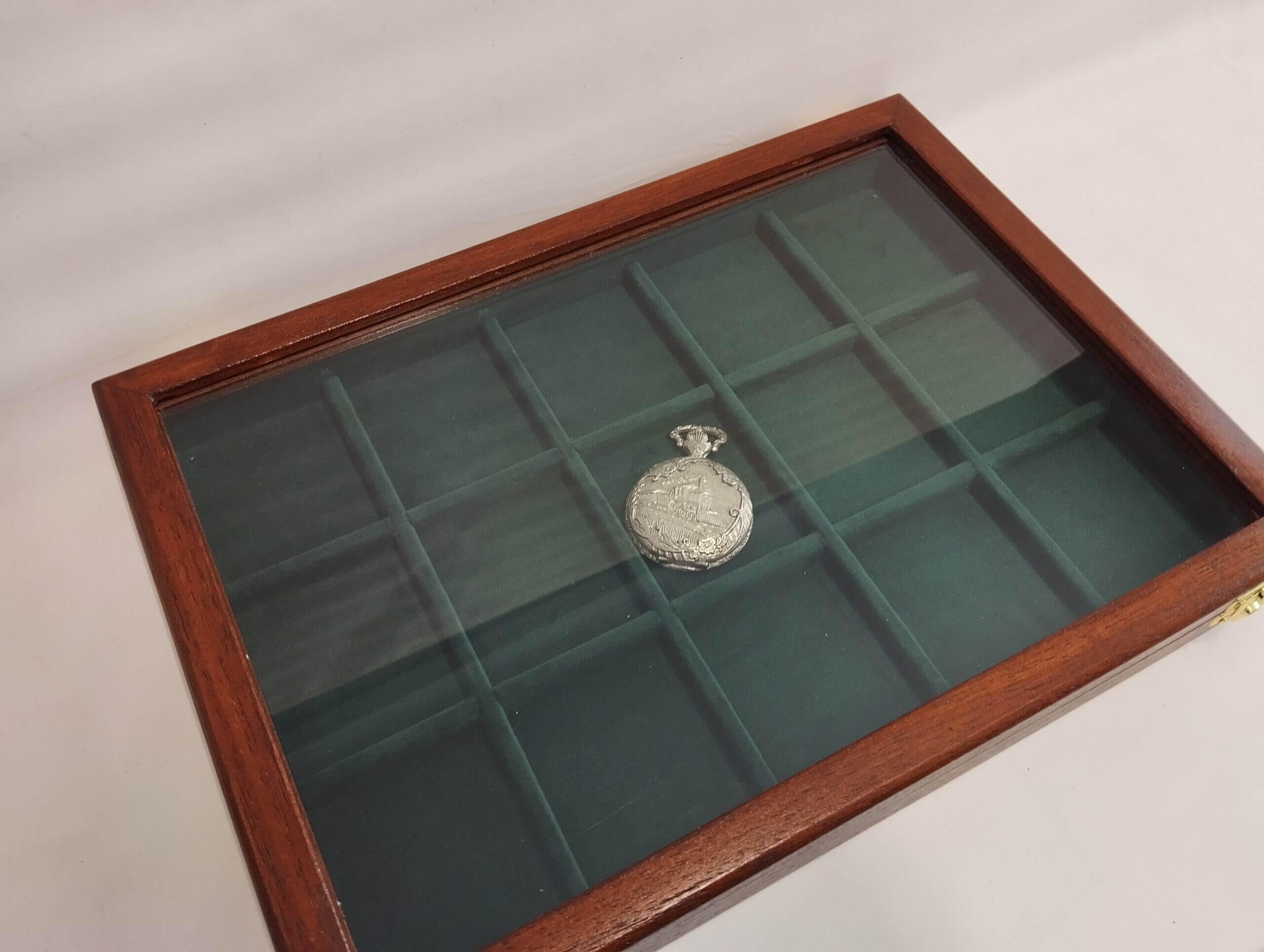 Vitrina para Reloj de Bolsillo – Estuche de Madera Artesanal para un Reloj de Bolsillo, Caja Expositora para Coleccionistas e Idea de Regalo