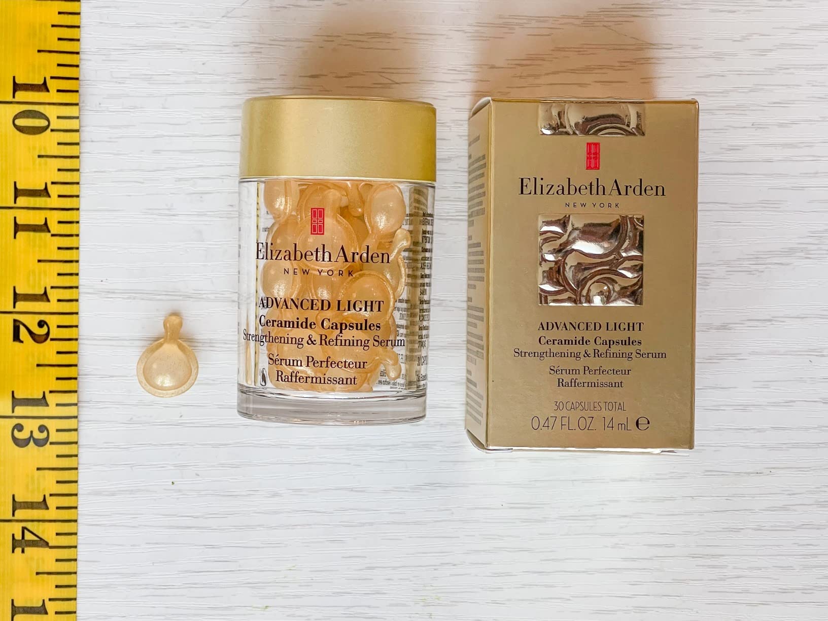 Elizabeth Arden ADVANCED LIGHT CERAMIDE CAPSULES STRENGTHENING & REFINING SERUM