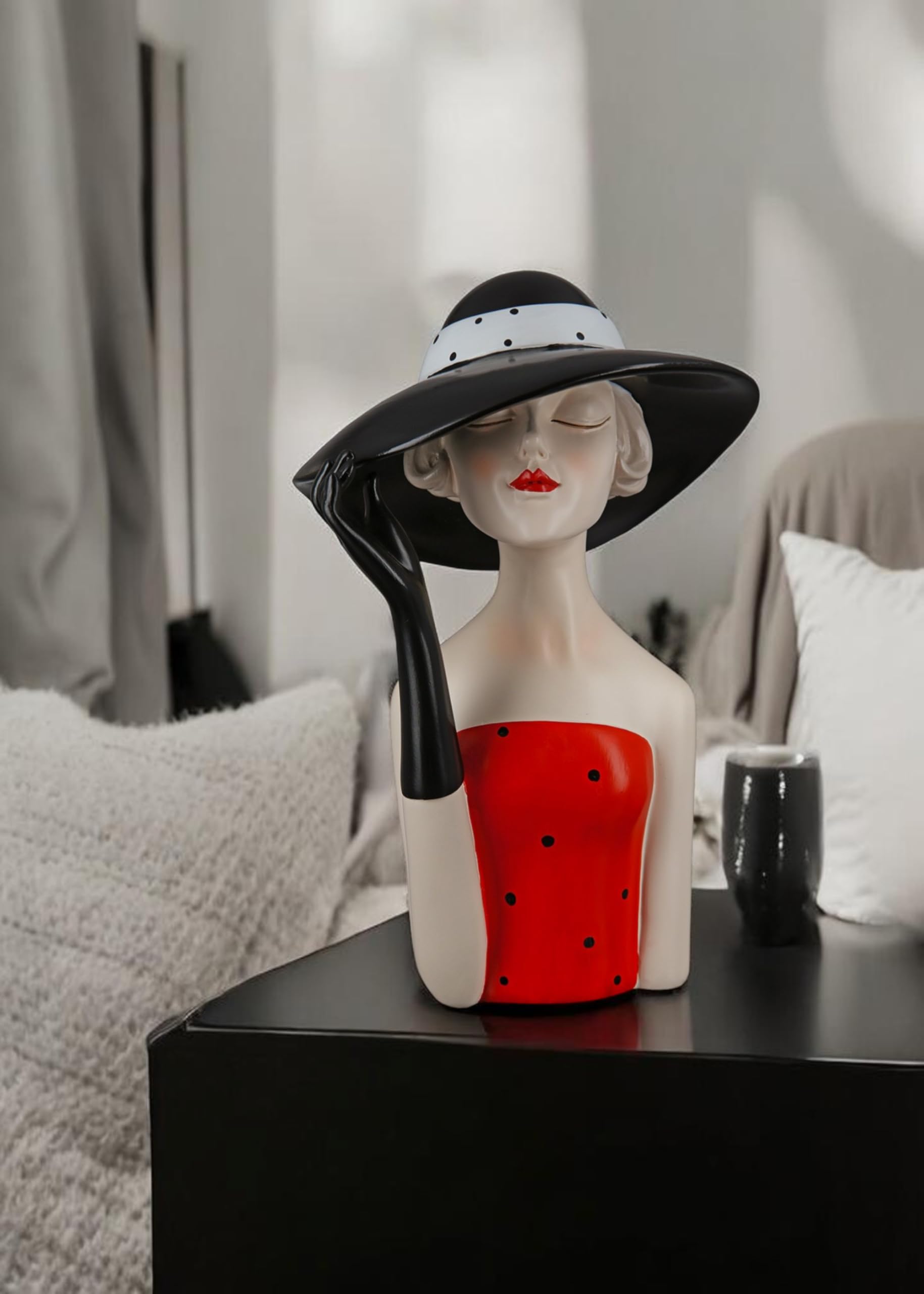 GILDE Dekofigur Frau Lady mit schwarzem Hut Kunstharz rot schwarz 29,5 cm