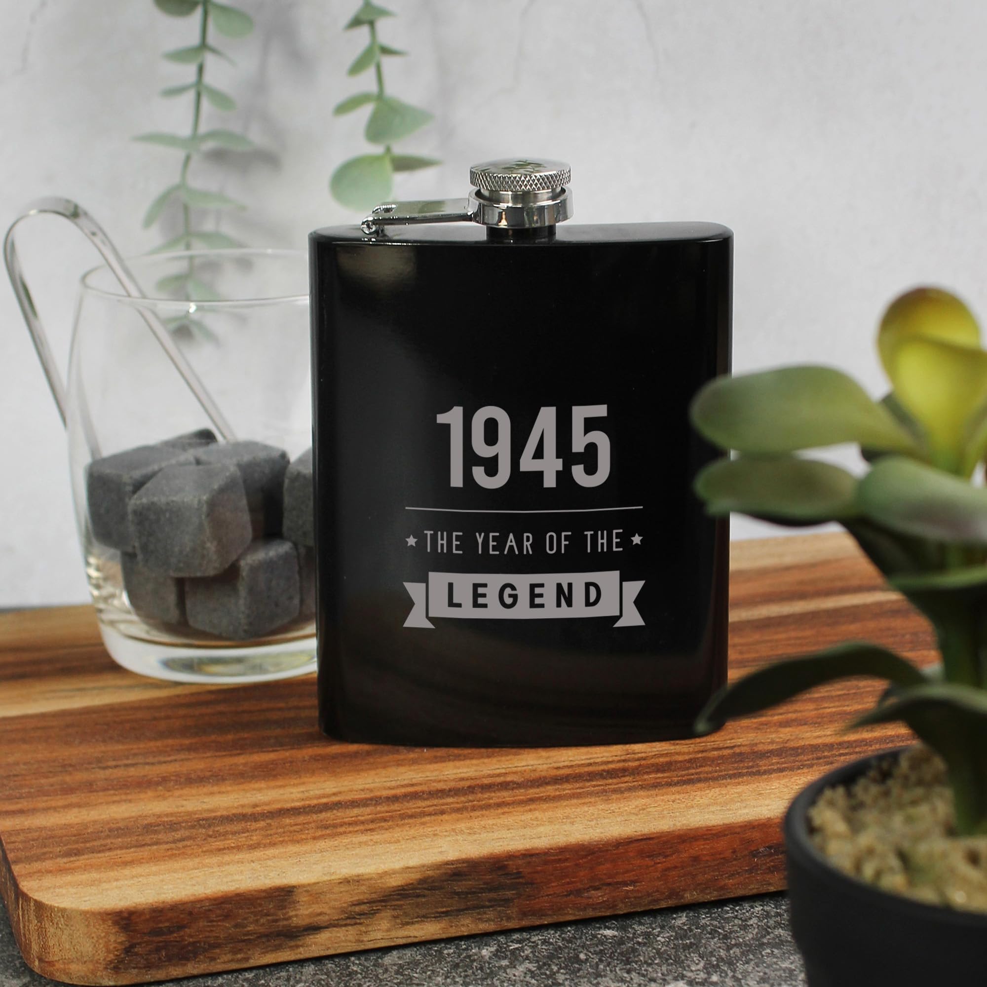 eBuyGB Engraved Black Metal Hip Flask 1945 The Year of The Legend, 80th Birthday Gifts for Men, Milestone Eightieth Gift for Men, 7oz Whisky Flask