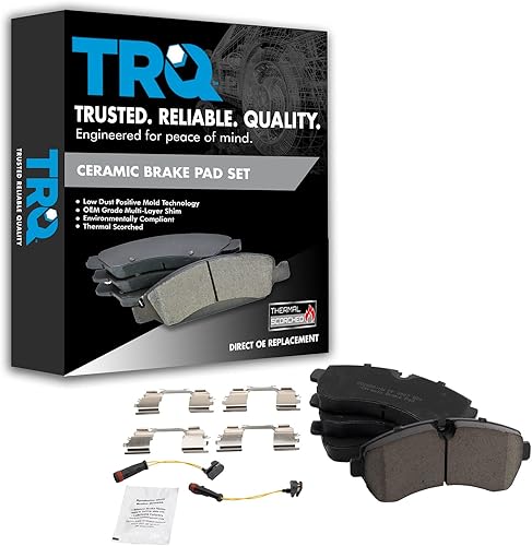TRQ Juego de pastillas de freno de disco de cerámica delanteras para Freightliner Mercedes Sprinter Van