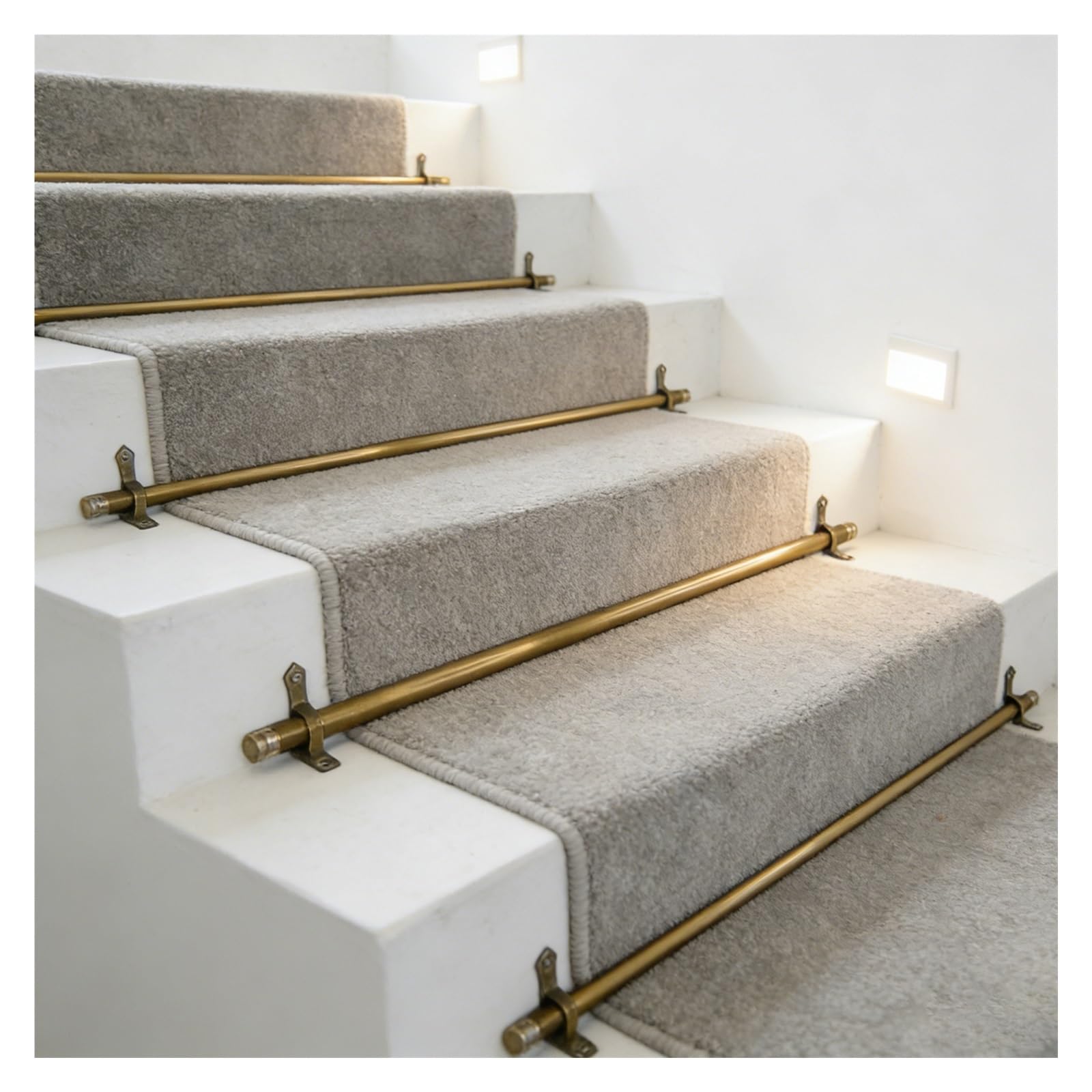Fixateur de tapis d'escalier en laiton pour halls et bureaux de style