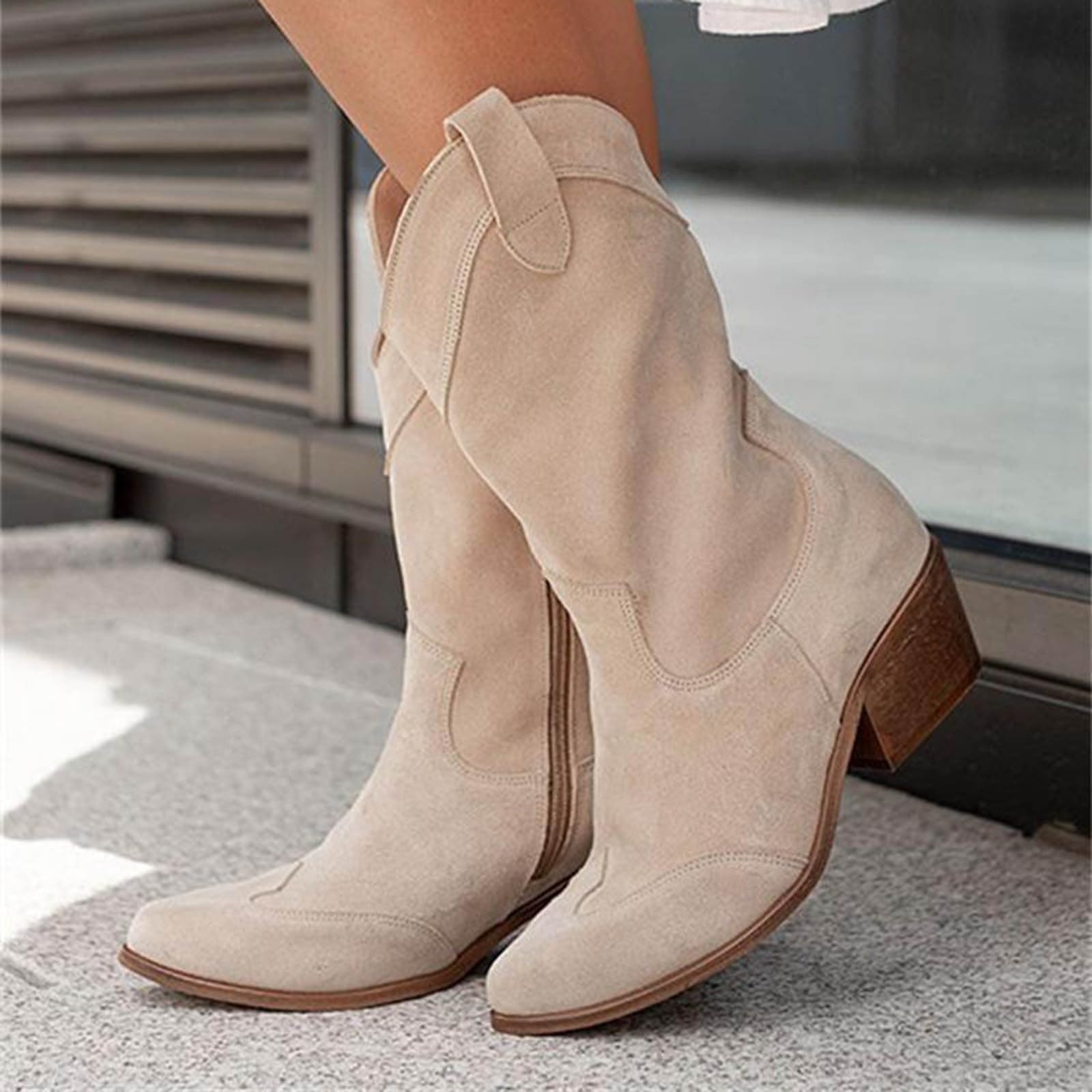 Didadihu Cowboystiefel Damen Beige Westernstiefel im Wildleder-Look mit Blockabsatz Bequeme Cowboy Boots mit weitem Schaft, modische Cowgirl Stiefel für Alltag, Festival & Freizeit