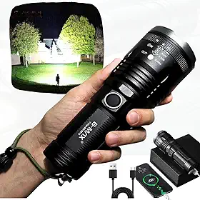 Lanterna Tática Sabre de Luz, Alcance 2 Mil Metros, LED Militar, Zoom Regulável, Recarregável USB, Função Power Bank, Resistente à Água, Compacta e Durável, Incluindo Função Estroboscópica.