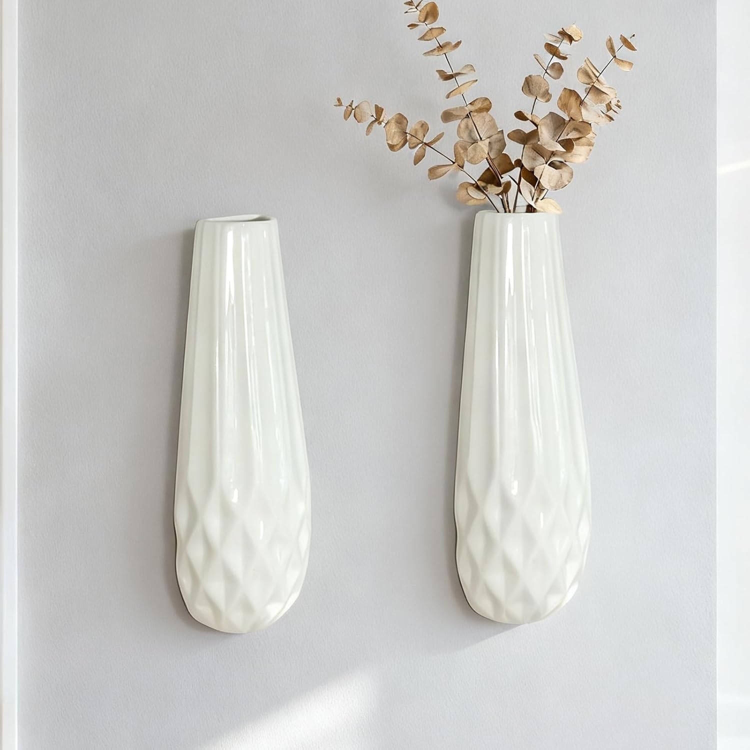 2 Pack GDSZJLJ Artistic Wall Ceramic Vase, White Hanging Vase That Turns Flowers Into Wall Art, Decorative Ceramic Sconce Vase