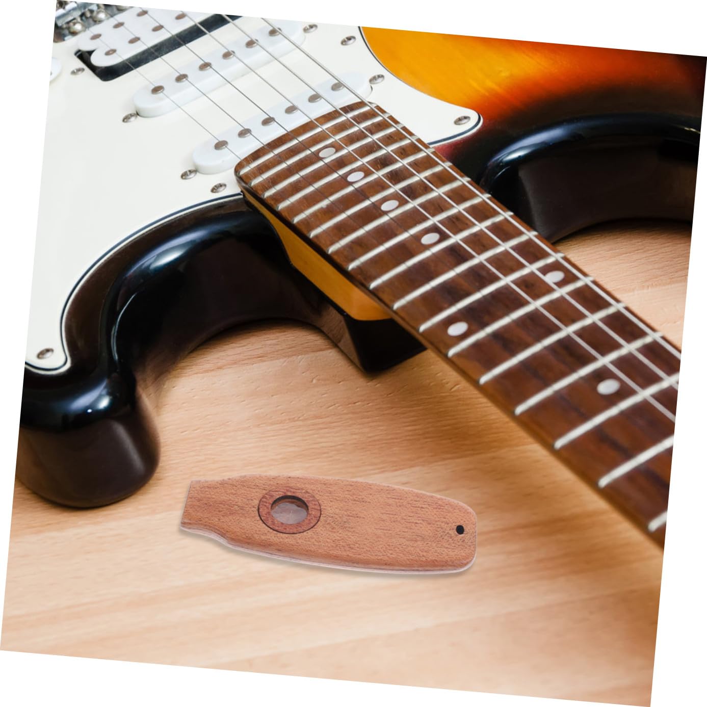 TOYANDONA 3piezas Kazoo Musical Para Instrumento Musical Para Principiantes Acompañamiento De Guitarra y Ukelele Diseño Ovalado Color De Cuerda Aleatorio