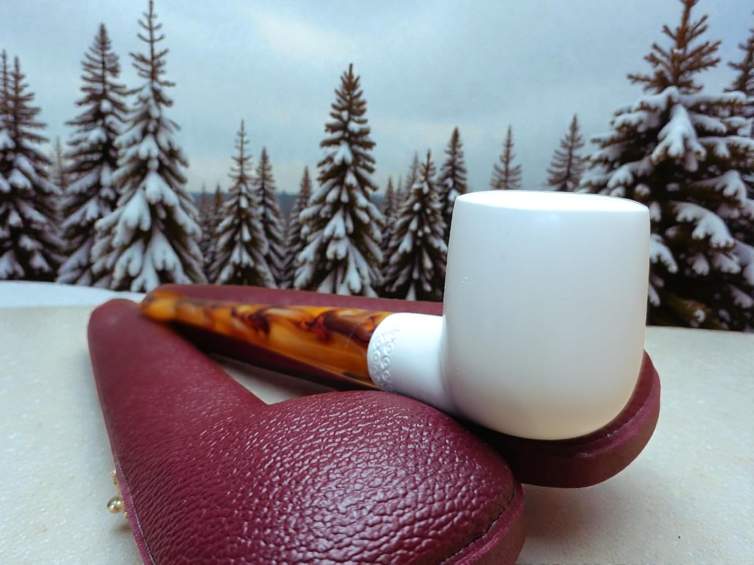 Meerschaum Online Block Meerschaum Pipe with Golden Stem, 132mm Length, Fitted Case Included
