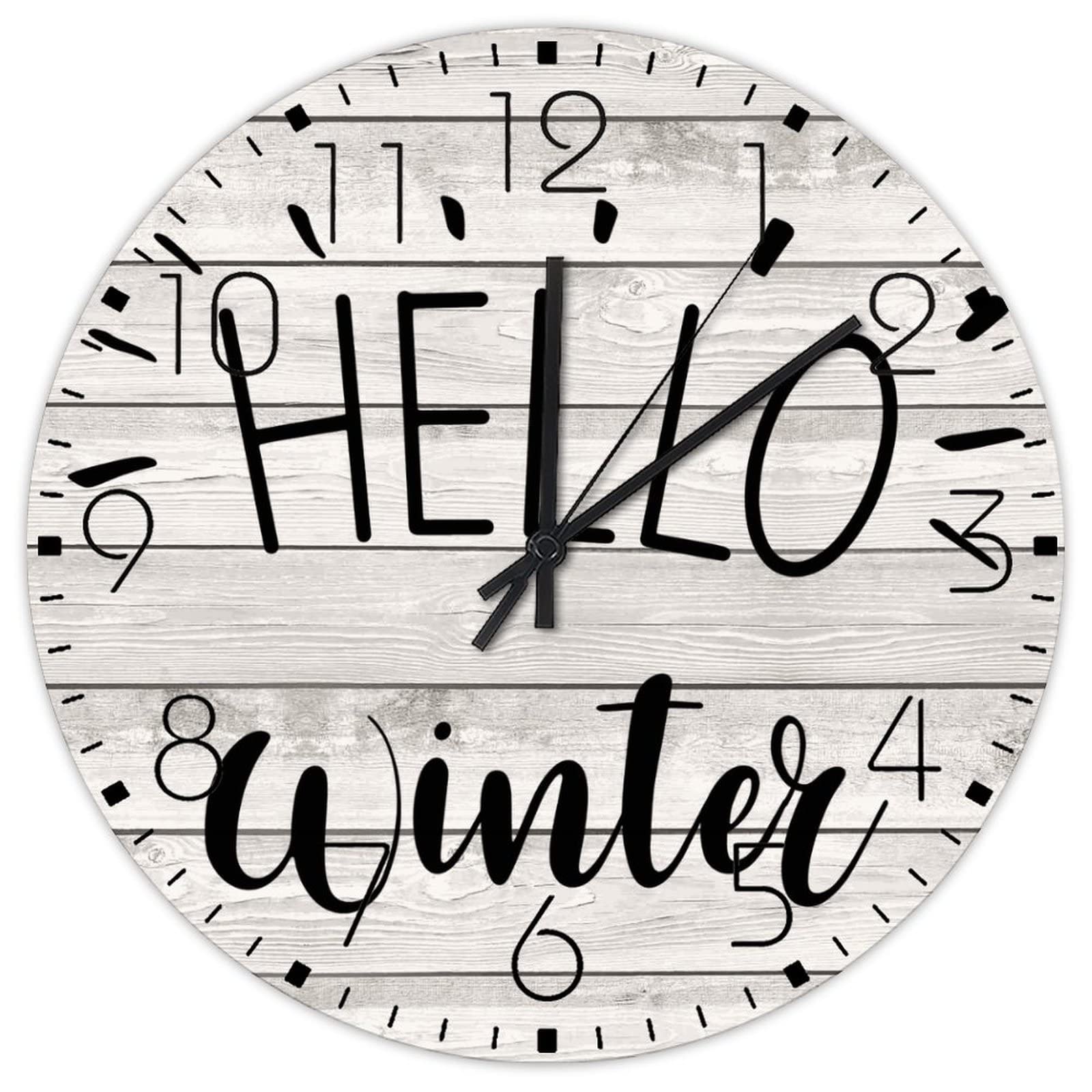 Horloge murale ronde en bois pour créer une ambiance douce de chambre de fille