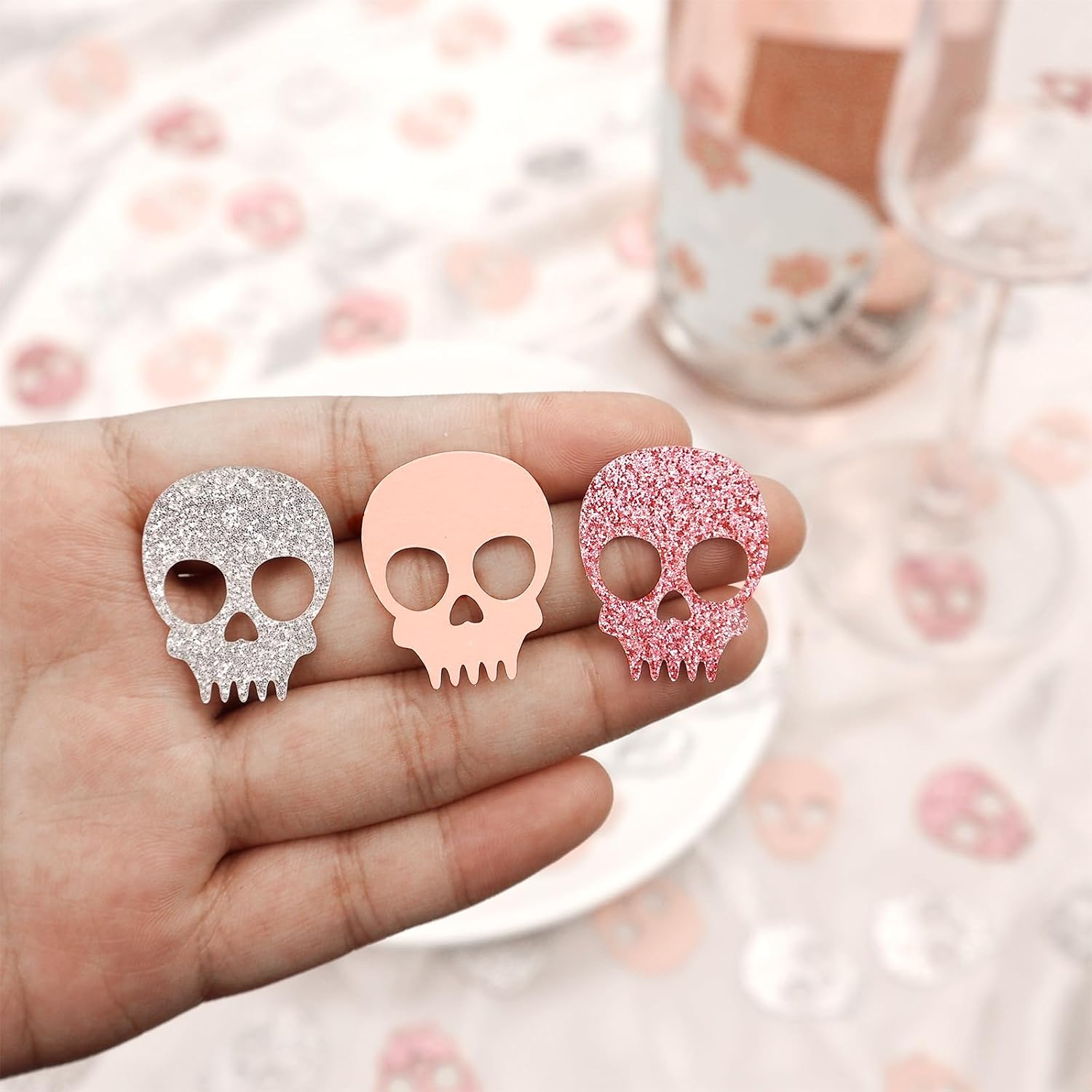 200pcs Glitter Pink Skull Confetti, Skeleton Table Scatter, Gothic Halloween Confetti for Halloween Themed Birthday Baby Shower Wedding Party Decorations.