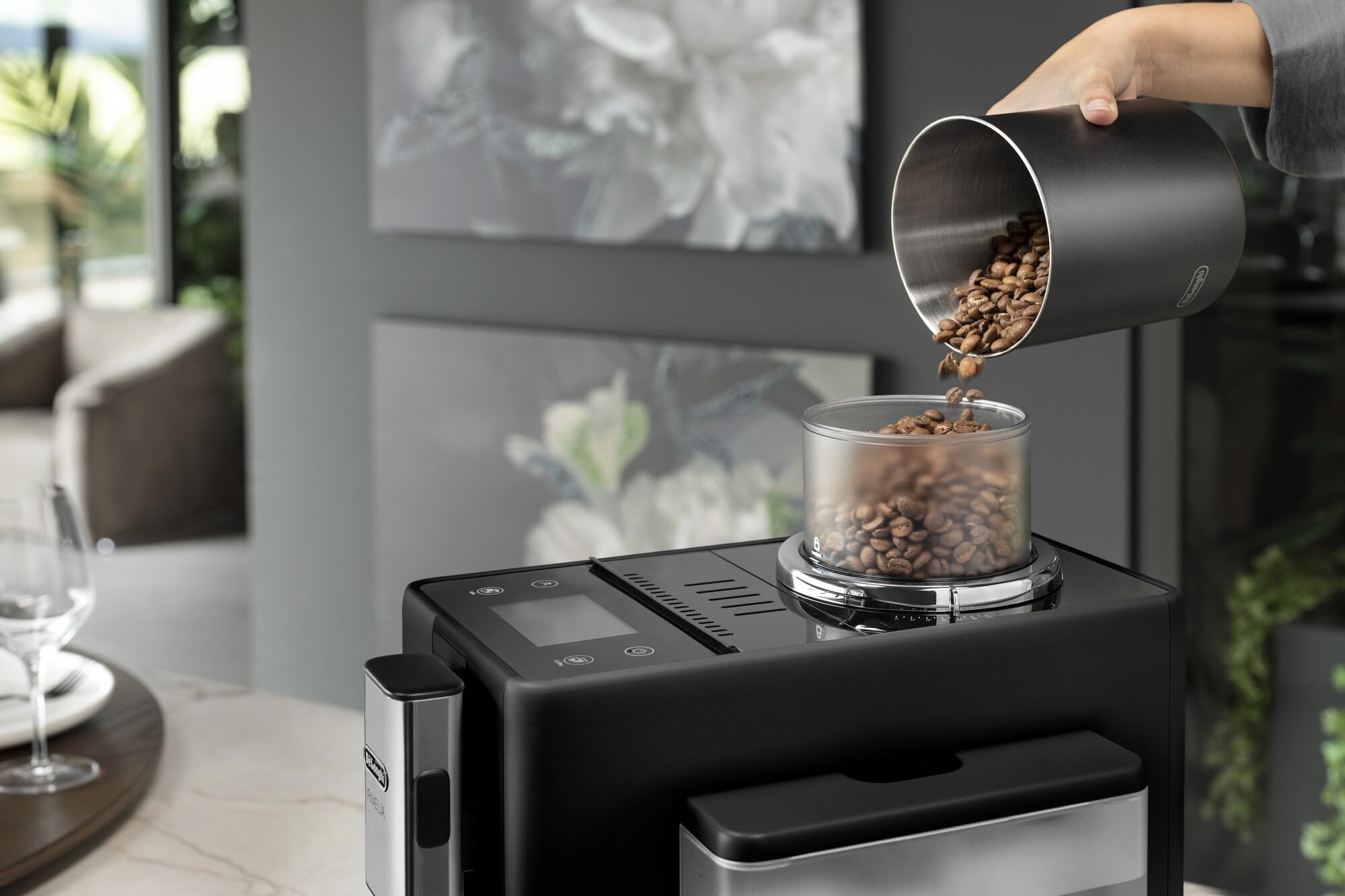De'Longhi Kimbo DLSC611 Caffè in grani 35% Arabica e 65% Robusta per Macchine da Caffè Automatiche, 1KG, Made in Italy, Tostatura media, Gusto Speziato e Caramello, Origine Brasile, Colombia e India