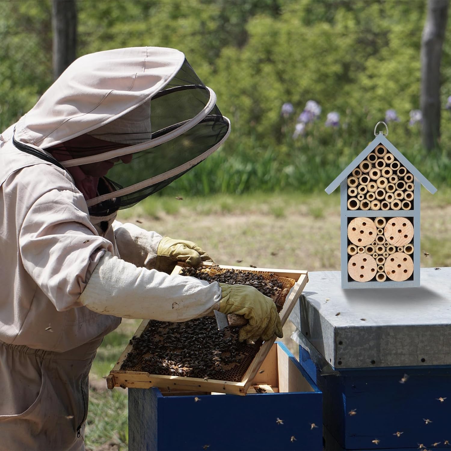 Wooden Bee House Hanging Nest for Outdoor Garden, Painted Insect Shelter Blue Wooden Cabin, Single Pack Beneficial Pollinator Habitat