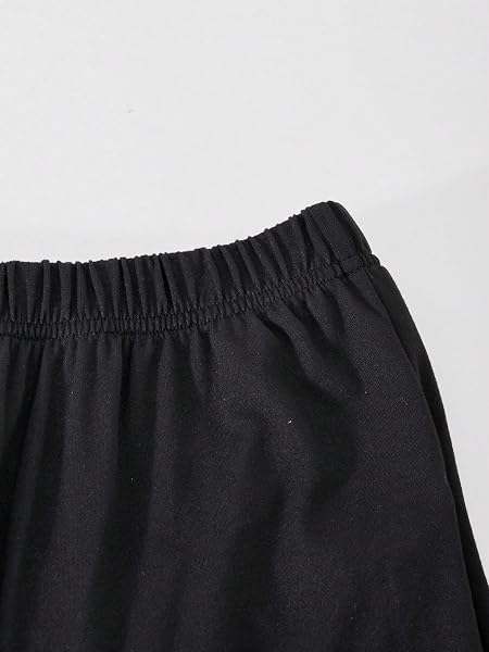 Set da due pezzi da ragazza, maglietta casual a maniche corte con scollo rotondo abbinata a pantaloni larghi, motivo a righe bianche e nere - 4
