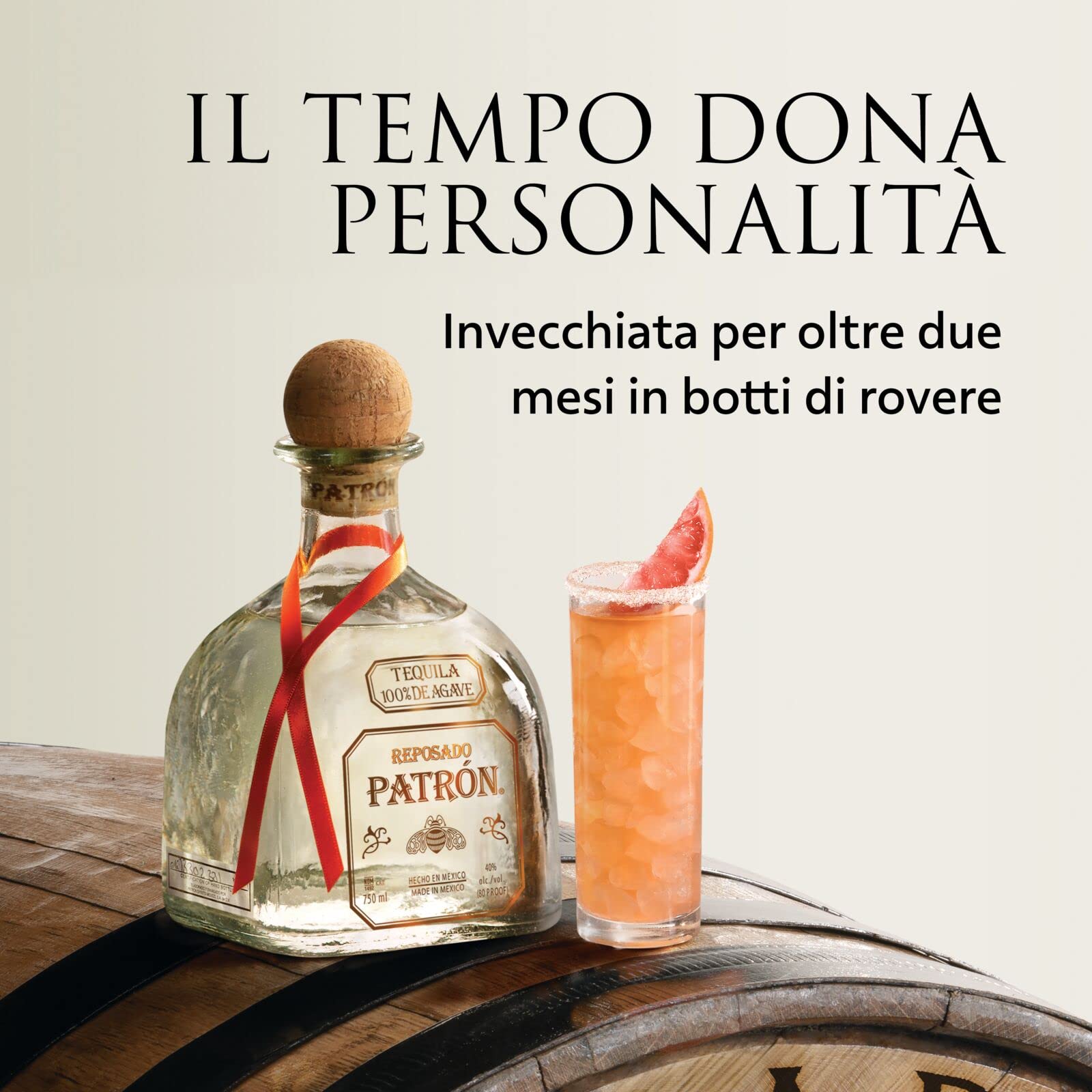 PATRÓN Reposado Premium Tequila, Vol. 40%, 70 cl / 700 ml, creata in Messico in piccoli lotti a partire dal 100% della migliore agave Weber Blue, invecchiata per oltre 2 mesi in botti di rovere