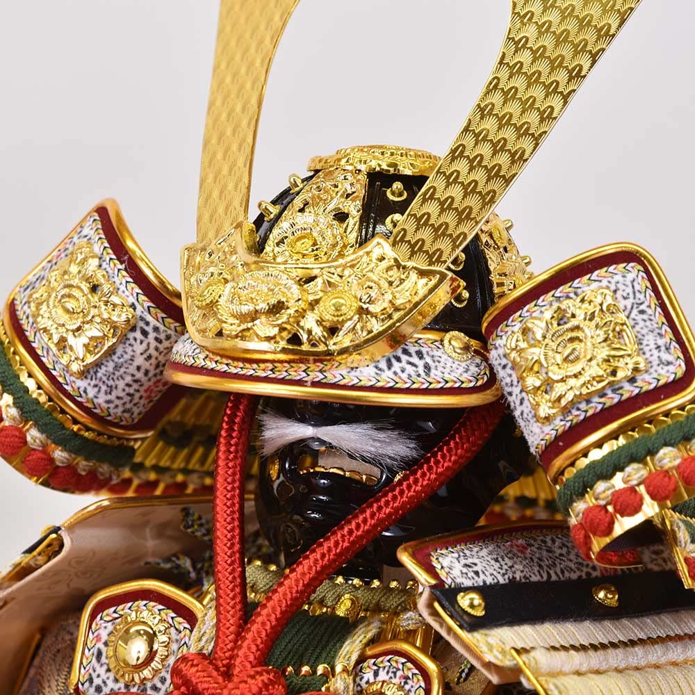 Amazon | 五月人形 コンパクト おしゃれ 鎧飾り 7号 萌黄鎧 台