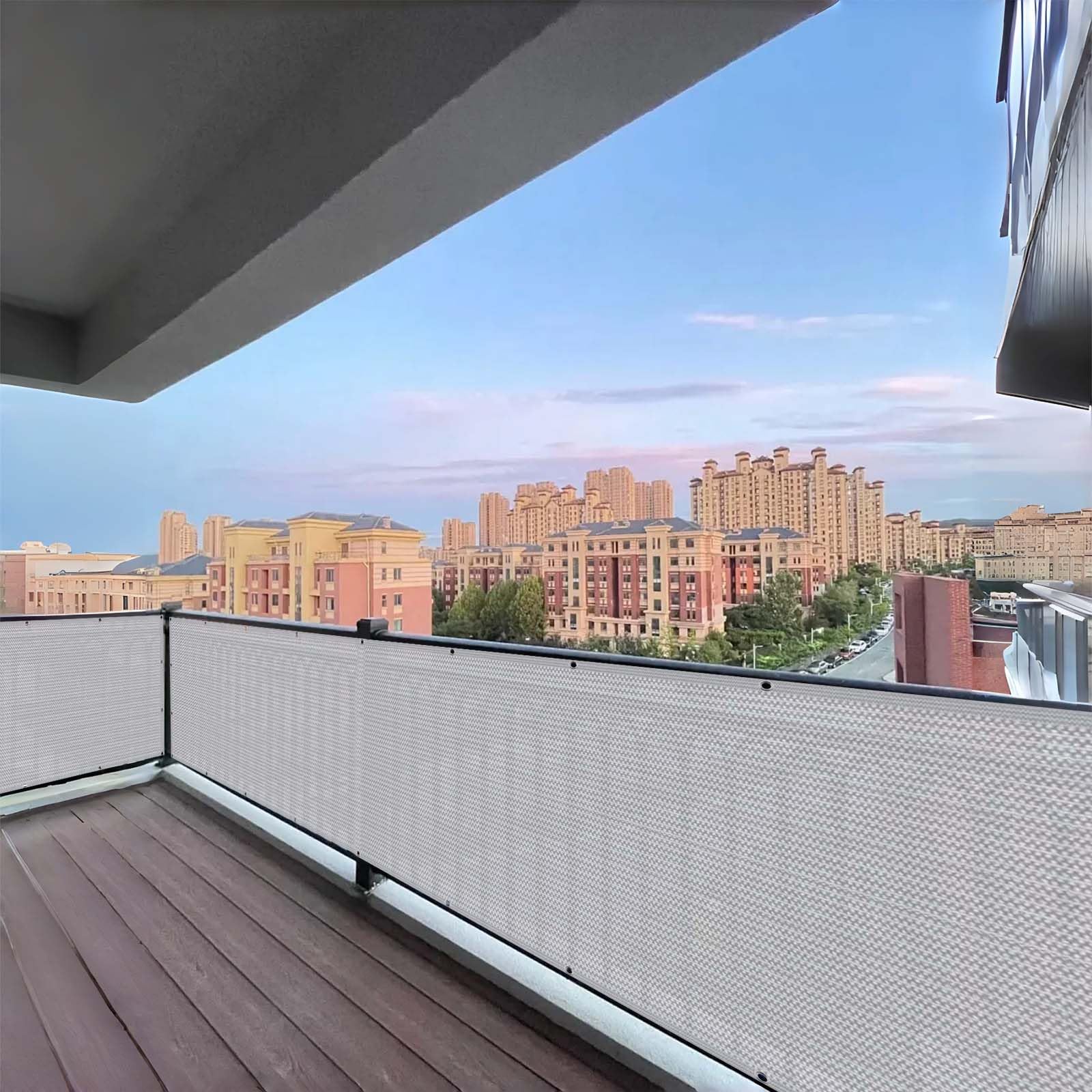 Clôture maille gris clair idéale pour balcon et aménagement de terrasse moderne