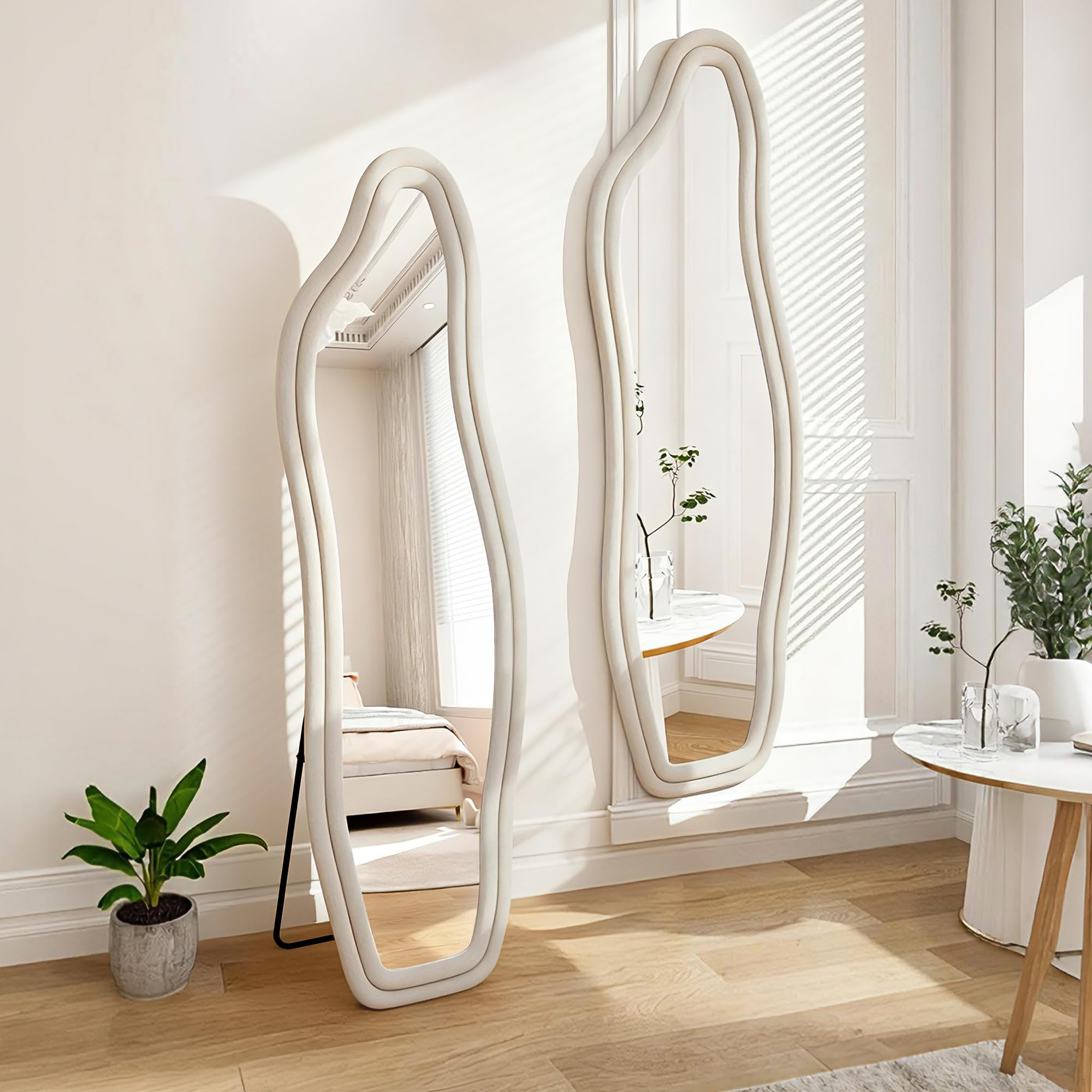 Grand Miroir sur Pied Asymétrique, 160x50cm Miroir Long avec Cadre en Velours Doux, Miroirs Décoratifs et Modernes, Parfait pour Chambre, Salon, Entrée et Dressing (Blanc-140 * 45cm)