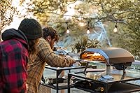 Vista 5 de Ooni Horno de pizza Koda 16 a gas, paquete de horno de pizza Essentials, incluye cáscara de pizza perforada de 14 pulgadas