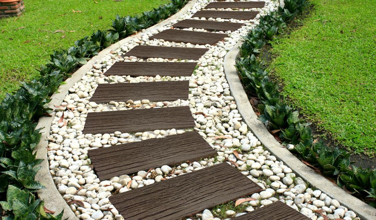 Trittstein 1 Stück, Gartenplatte Bahnschwelle, Gehwegplatte, Beetplatte, Laufplatte aus Gummi, 60 x 25 x 1,7 cm