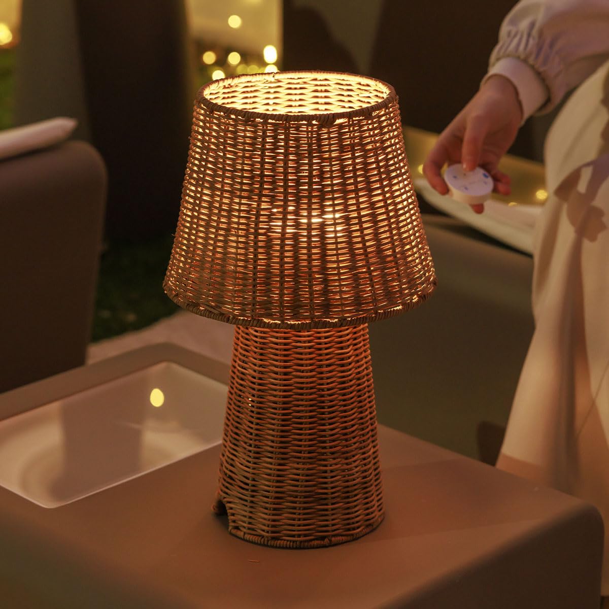 newgarden Lámpara De Mesa Inalámbrica Recargable De Fibra Natural, LED Blanco Cálido 3000K, Mando A Distancia, IP54, 38 cm – Lola 40 Nature (Batería recargable (Luz cáliida))