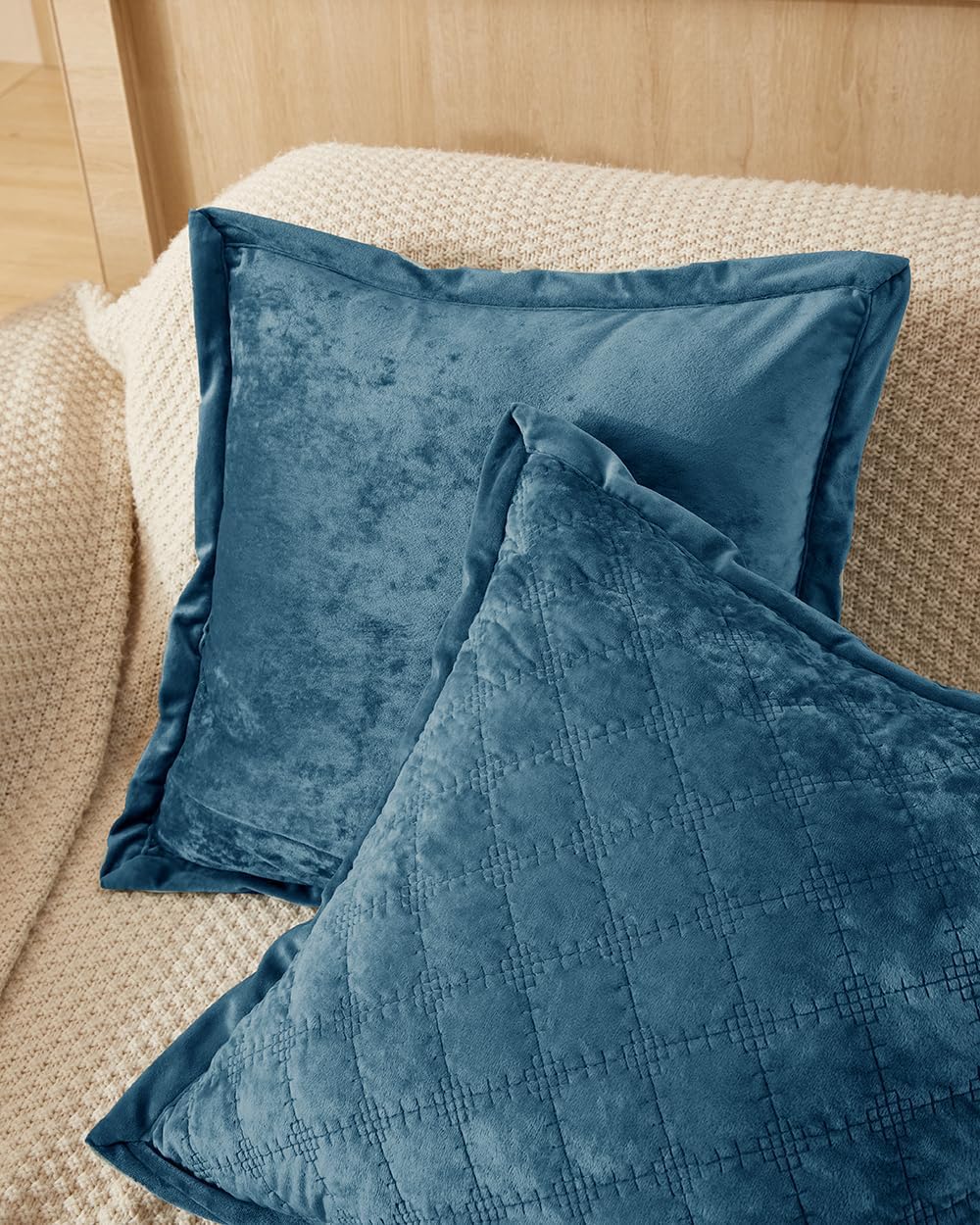 Throw Pillow Cover 18x18 1 Piece Velvet Square Pillowcase Soft Skin-Friendly Cross Process Decorative Farmhouse Cushion Covers for Couch Sofa Bedroom Living Room,Blue