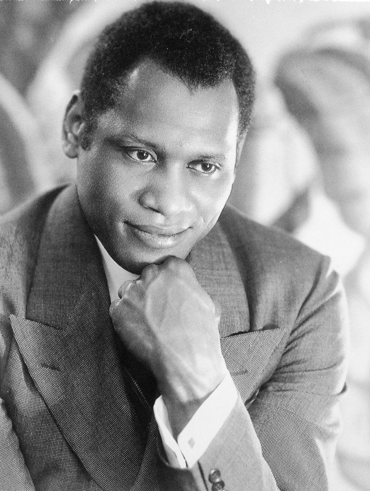 Amazon.com: A Portrait Of Paul Robeson Photo Print (24 x 30
