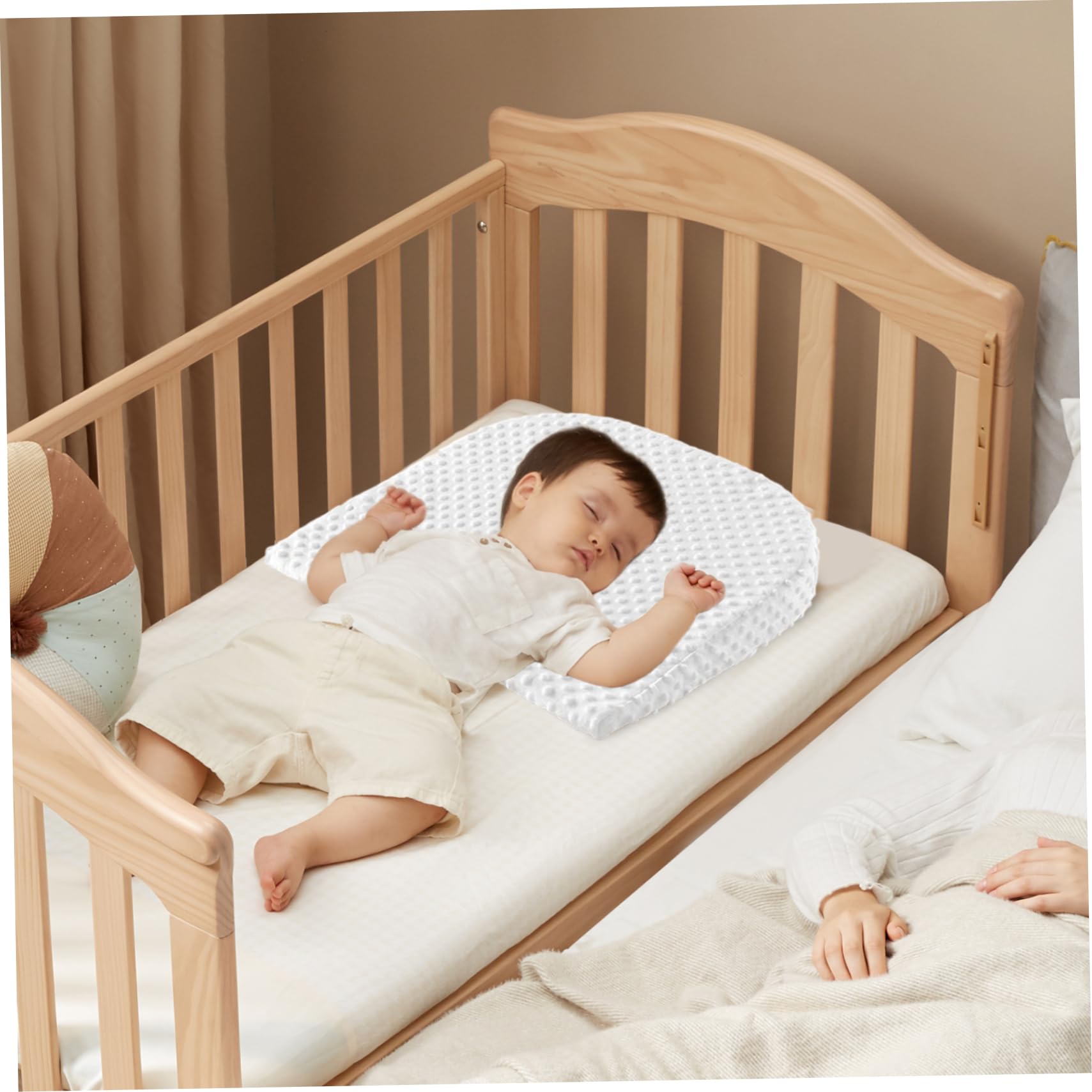 Oreiller compensé pour bébé, pente de 15 °, doux et confortable, oreiller anti-reflux acide pour bébé avec housse amovible et fermeture éclair invisible pour l'allaitement au biberon, le sommeil, l'a