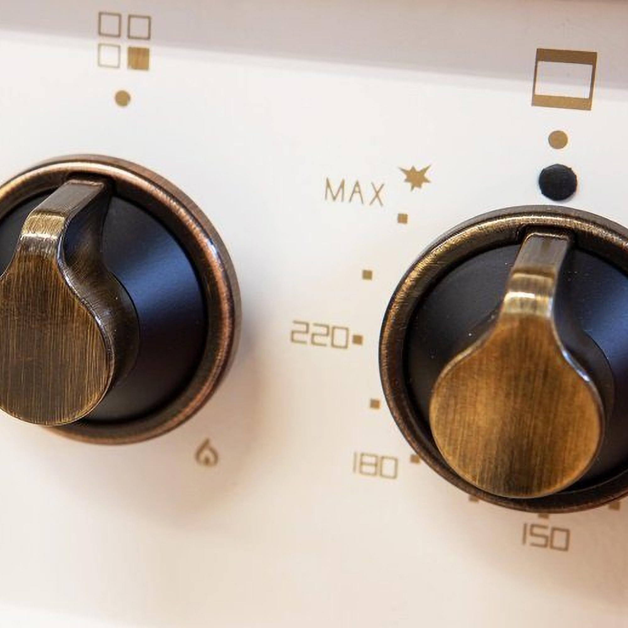 GURARI Gas Standherd 60 cm GCH E 614 Creme Gasherd mit Elektrobackofen | Drehspieß | Elektro-Analog-Timer mit STOP-Funktion | Schublade mit Push-Pull | Gas Control | Range Cooker Erdgas/Propan
