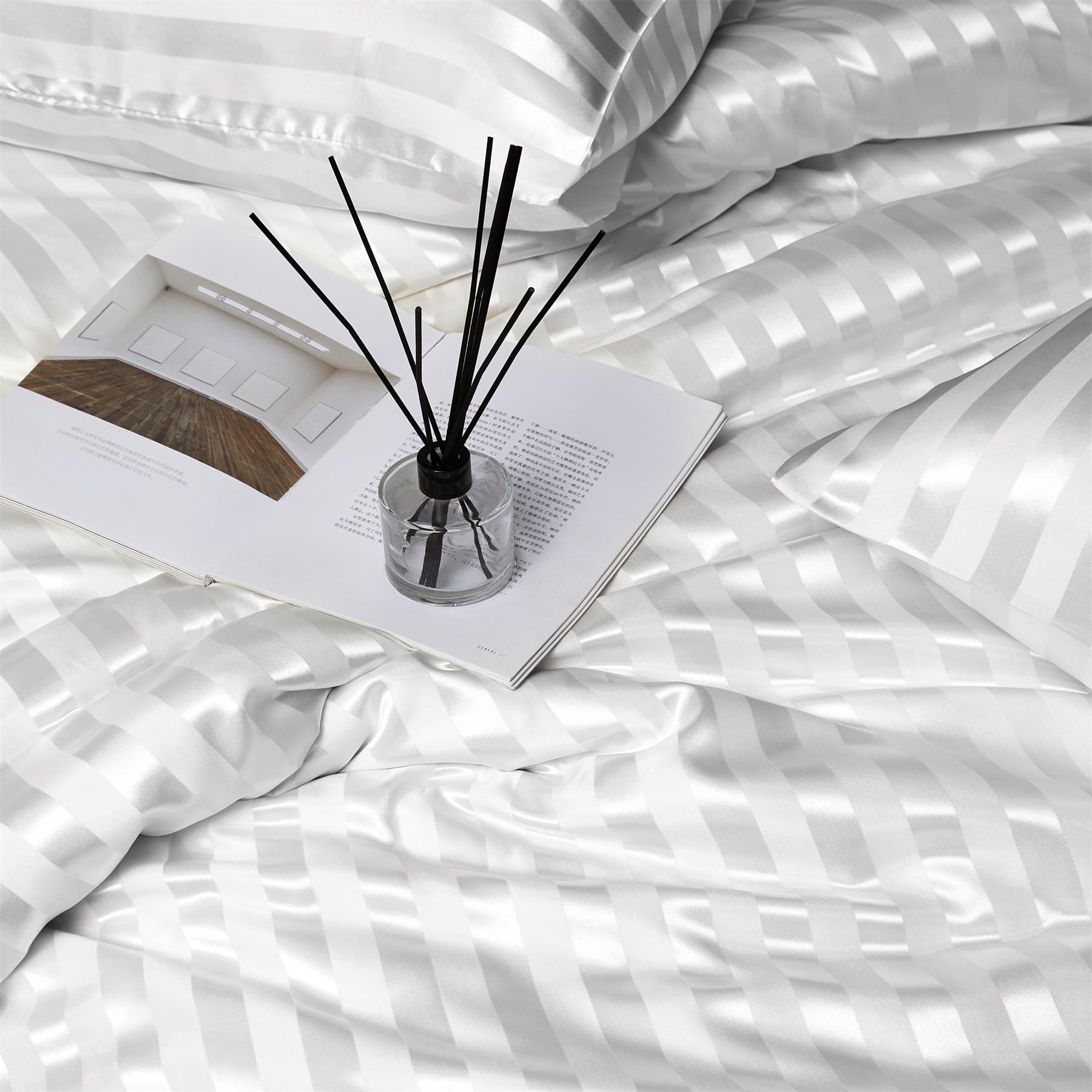 Copripiumino in Raso 220 x 240 bianco a righe lucido Deluxe Parure da letto in raso morbido setoso seta biancheria da letto per 2 persone adulte con cerniera con federe 65 x 65 cm