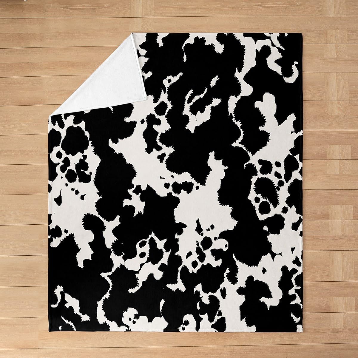 Feelyou Cow Pattern Flannel Fleece Throw Blanket,All Season Cowhide Bed Blanket Western Farm Animal Skin Fuzzy Blanket for Bed Sofa Couch,Bedroom Decor Cowboy Print Plush Blanket Twin 60"x80"