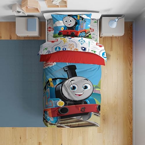 Sunny Side Up Mattel Thomas & Friends - Juego de edredón para niños pequeños, ropa de cama preescolar de 4 piezas, incluye edredón, sábanas y funda