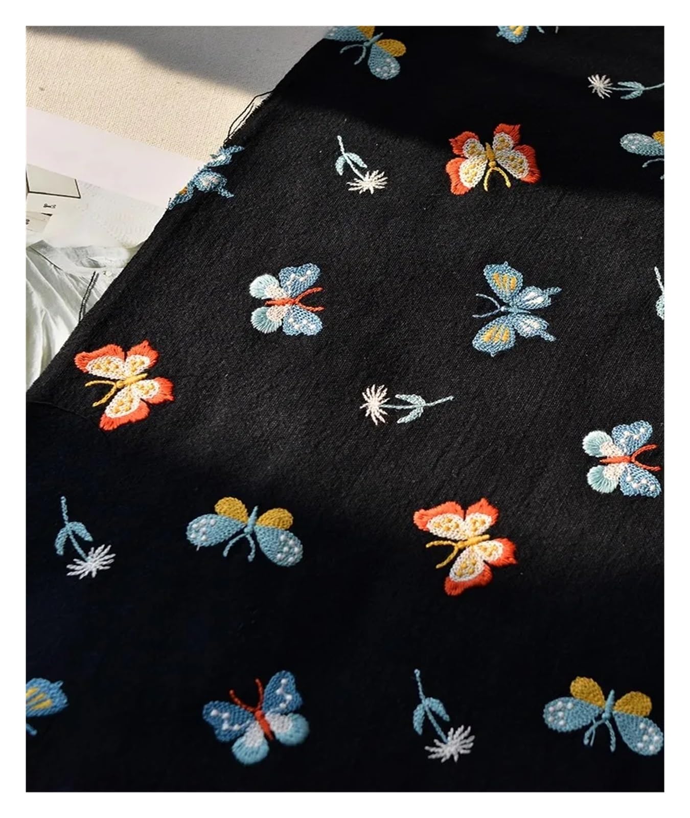 Tela de algodón y lino bordada con diseño de mariposas, hecha a mano, for sofá, almohada, mantel y bolso.(2 black)