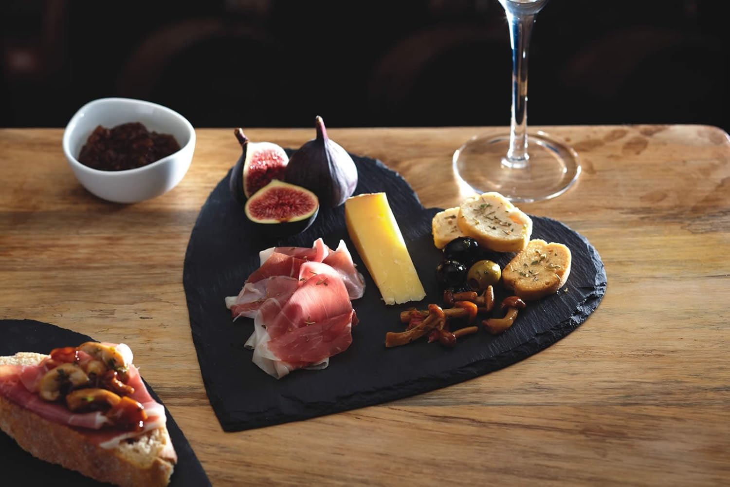 KitchenCraft Artesà Heart-Shaped Slate Serving Platter, Hand-Finished Serveware Centrepiece - 25 cm (10") Grey