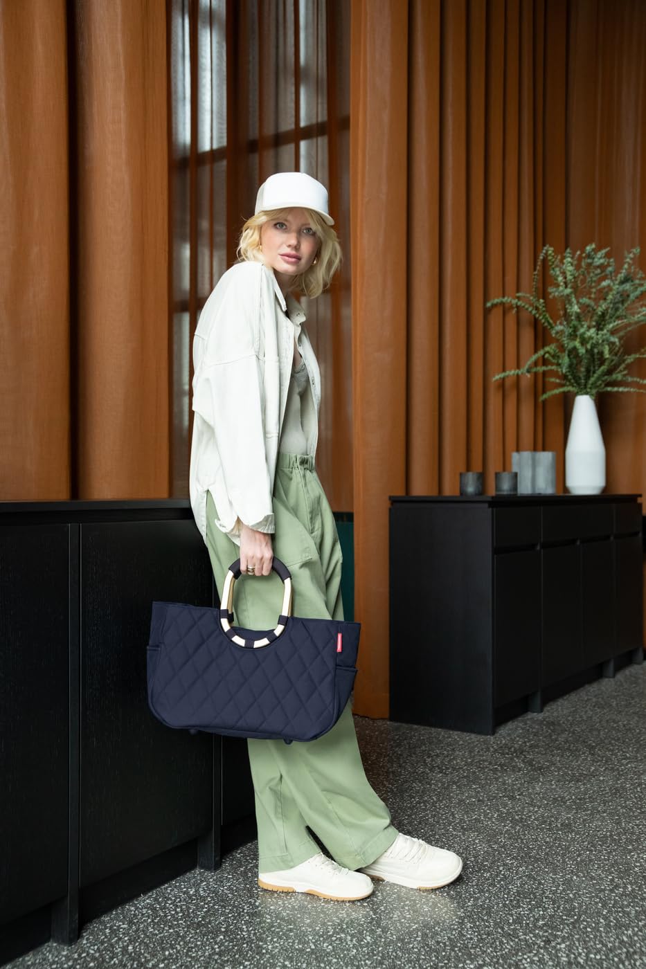 reisenthel loopshopper M – stabilna torba z praktycznymi przegródkami z butelek PET pochodzących z recyklingu – elegancja podczas zakupów, wiele funkcji w zestawie!, Rama rombu Midnight Gold, M, sport