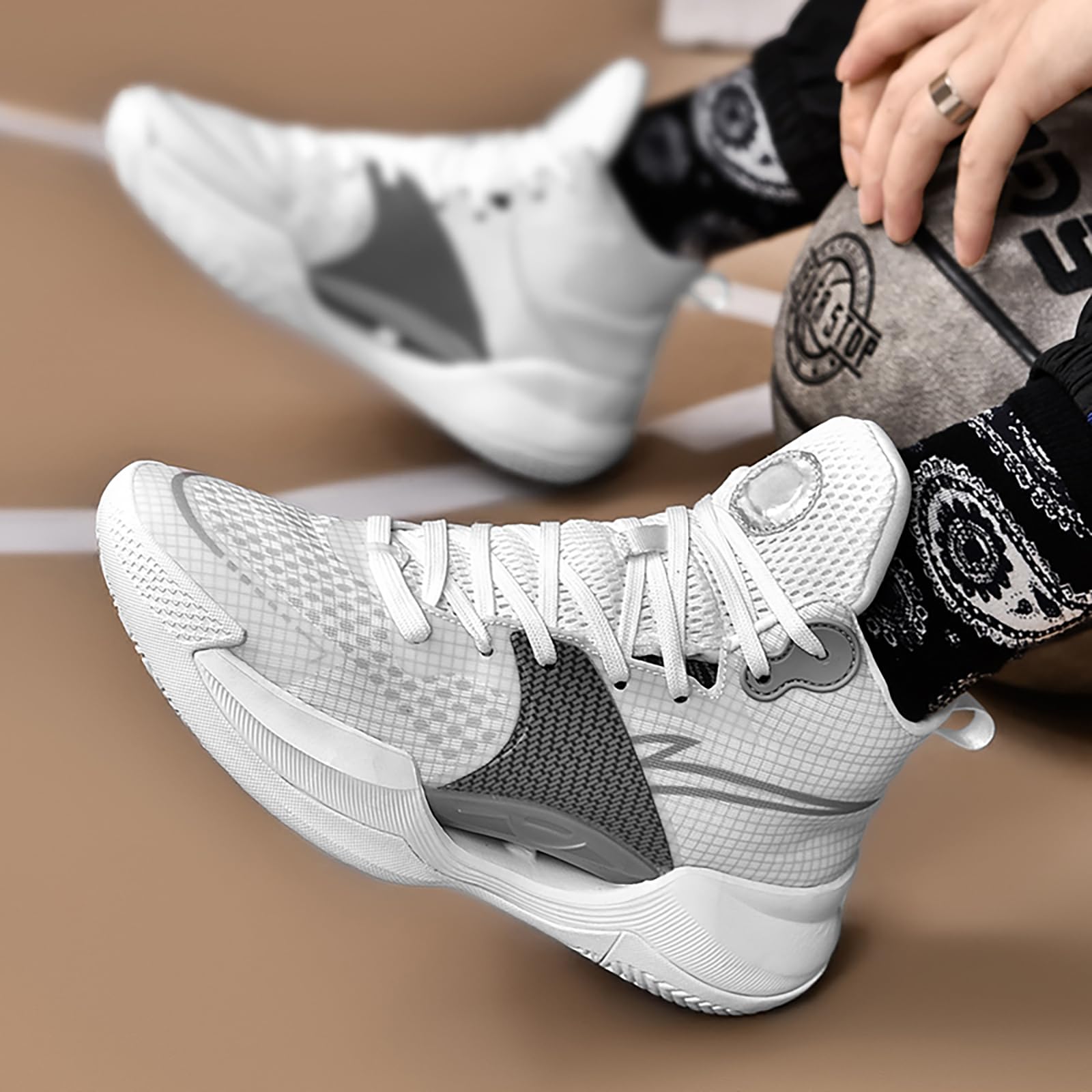 Scarpe da basket alte da uomo con lacci sportivi in ​​rete leggera, intersuola ammortizzata, supporto elevato della caviglia, trazione duratura