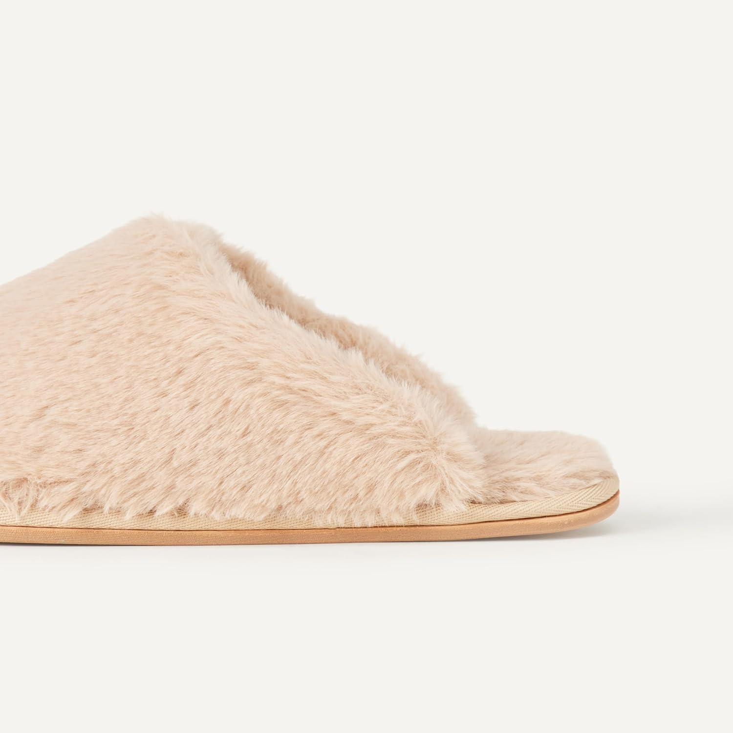 Amazon Essentials Women's Fuzzy Plush Slippers - Image 4