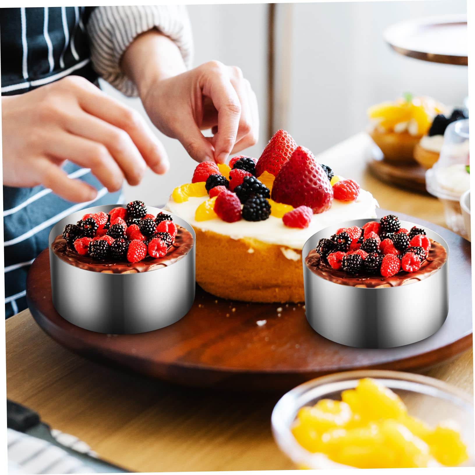 ケーキ　焼き型　ムース型　業務用 Amazon.co.jp: MOTZU 5穴シリコンベーキングモールド ムースケーキ用