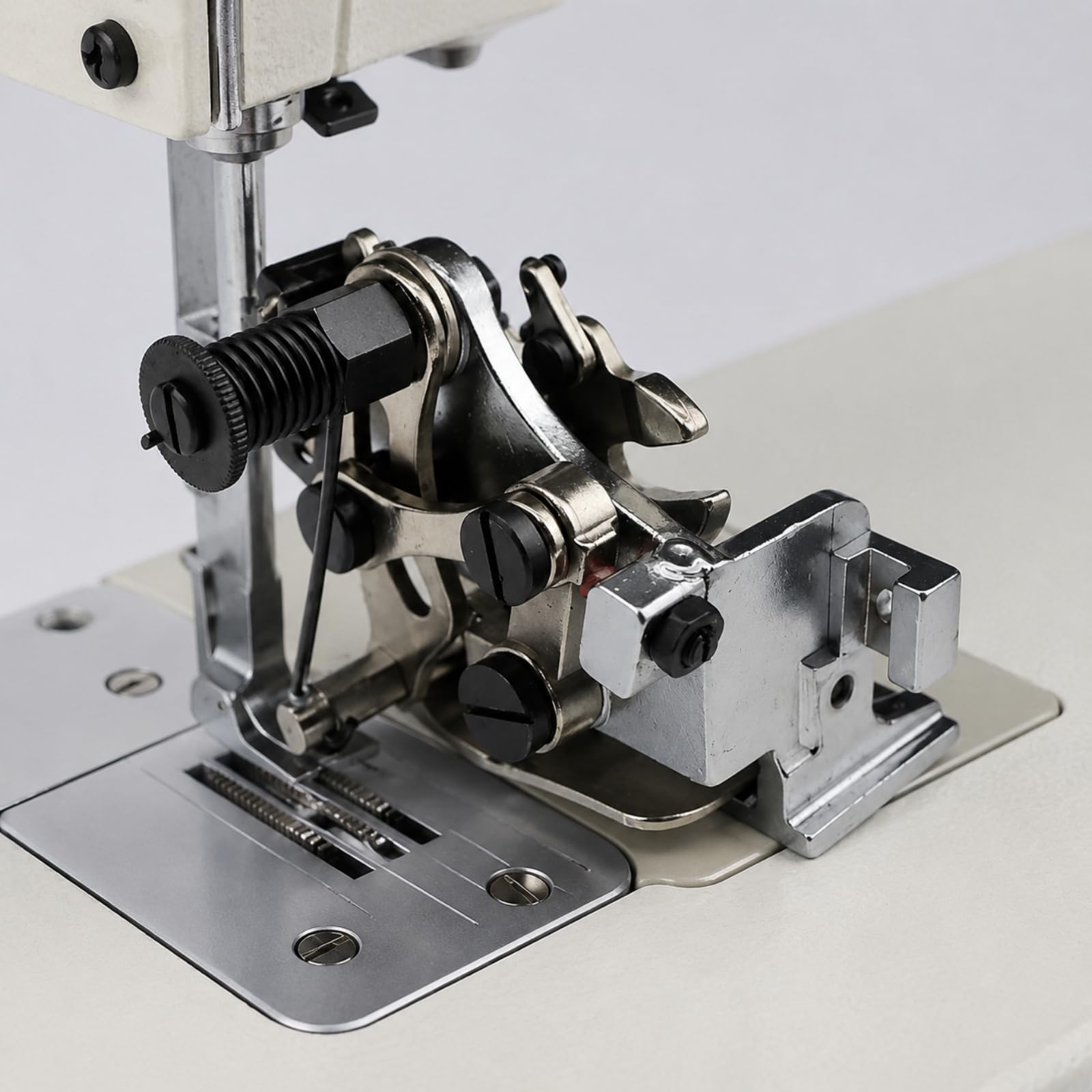 LOVIVER Attacco Pieghettatore A900 per Macchina da Cucire Regolabile Resistente