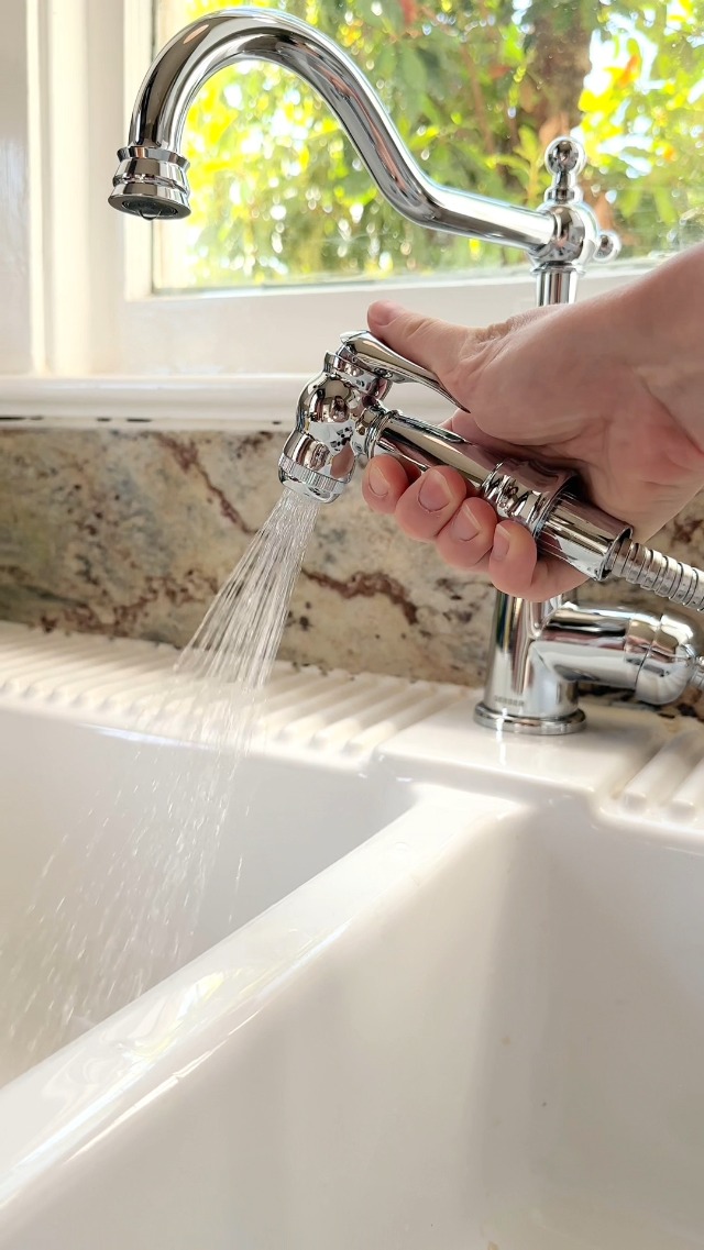 DUO 美品15p3oz Gerber Opulence Kitchen Faucet with Side Spray - Farmhouse