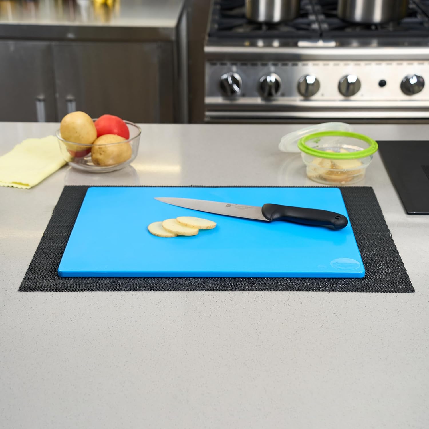 Restaurantware 24 x 18 Inch Plastic Cabinet Liner - 6 Count - Chef 101 Non-Slip Cutting Board Liner, Mesh Design, Quick Drying - Shelf, Drawer and Cabinet Protector, Multipurpose for Kitchen Use