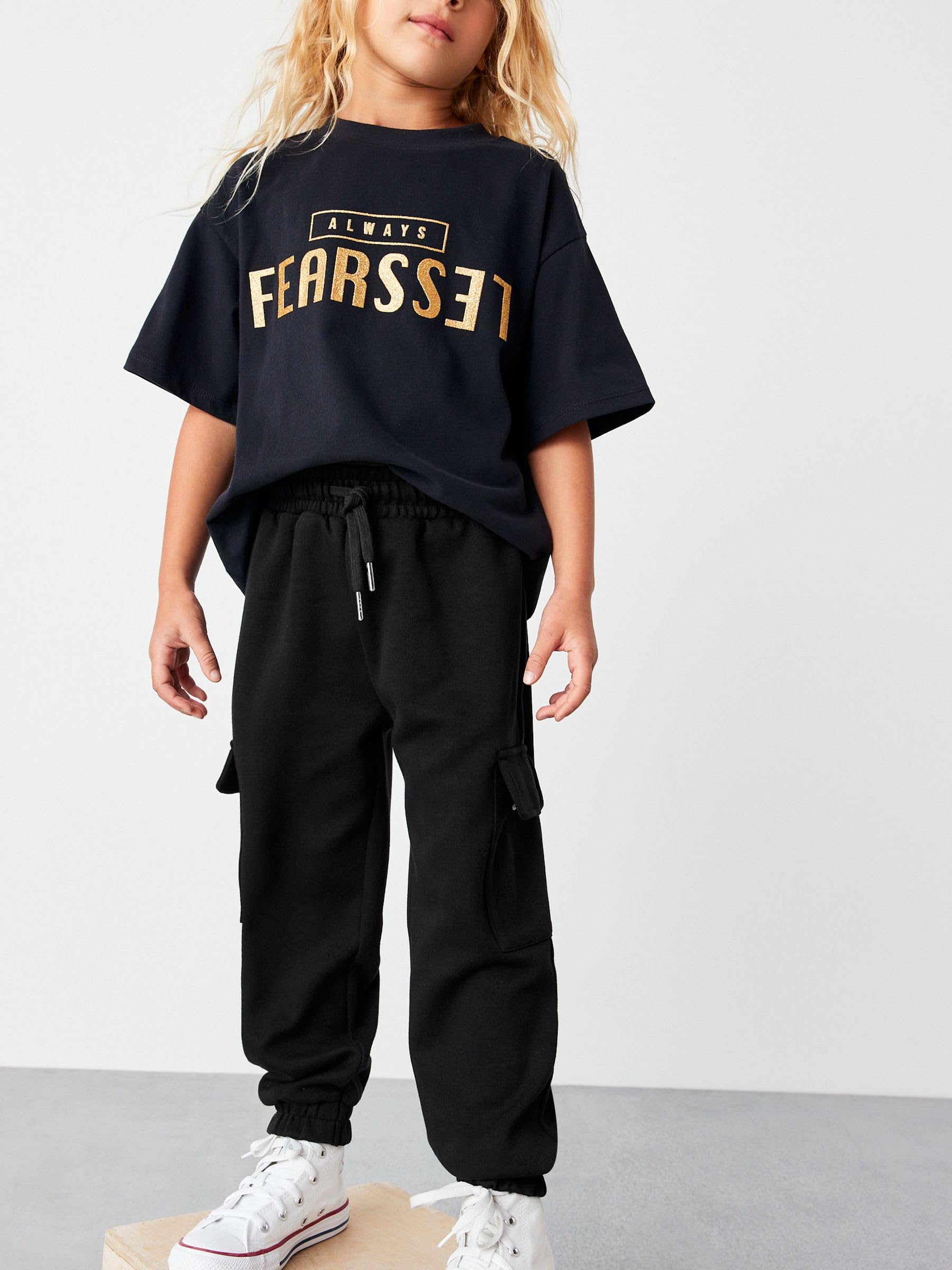 NEXT Mädchen Standard Cargo-Jogginghose im Utility-Stil Schwarz 146