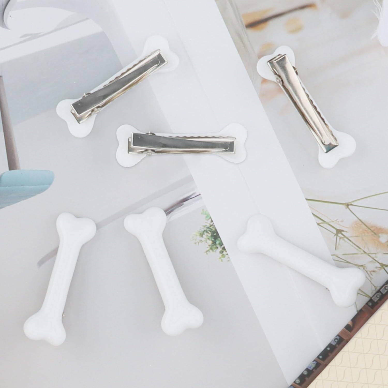 COCIDE 6Pcs Bone Hair Clip White Bones Hairpins for Women Girls Hair Accessories for Halloween Cosplay Costume Party Daily Wear Hair Pins White Dog Bone Alligator Clips
