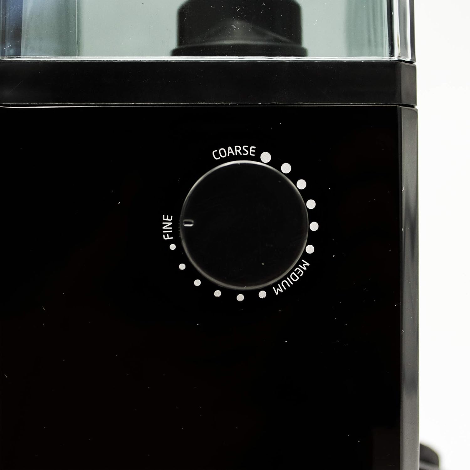 Close-up of the grind fineness selector dial on the MPM MMK-05 Coffee Grinder