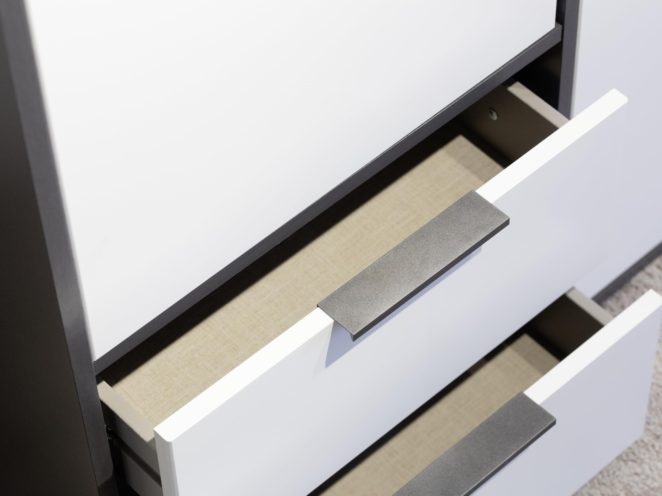 Rauch Möbel NAGATA, Kleiderschrank, Farbe Weiß, Breite 187 cm | Schrank, Mehrzweckschrank, 4-türig, für Schlafzimmer, Kinderzimmer, Studentenwohnung, Garderobe, Homeoffice
