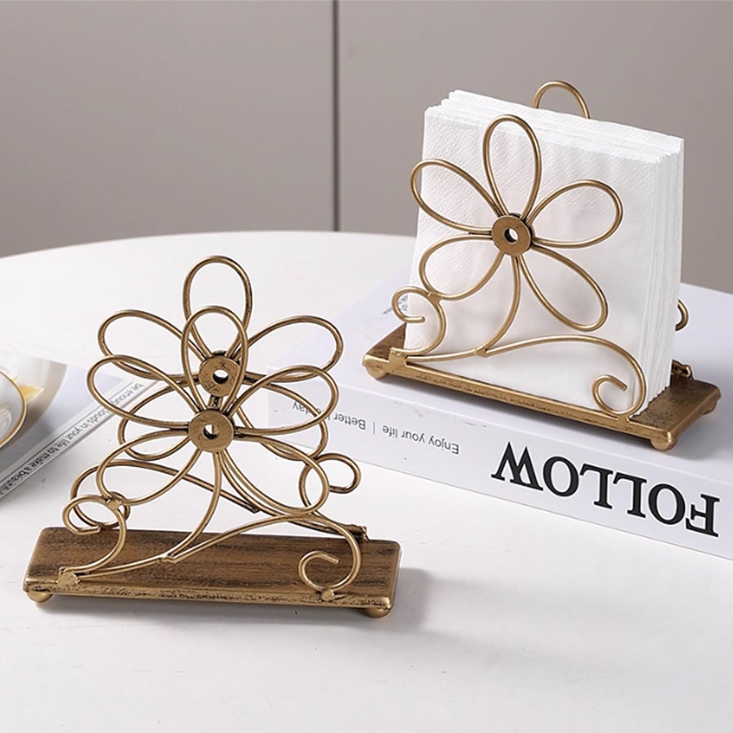 Decorative Hollow Metal Tissue Rack Office Desktop Napkin Dispenser Flower-Shaped Wrought Iron Paper Towel Holder