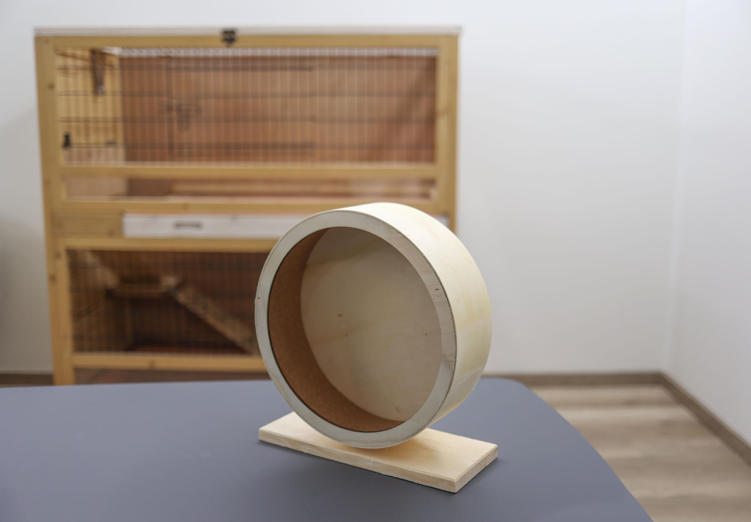 Kerbl Pet Ruota per criceti in legno, Ø 29cm, con superficie in sughero, chiusa, sicura, delicata sulle unghie, silenziosa, ideale per criceti e altri piccoli roditori